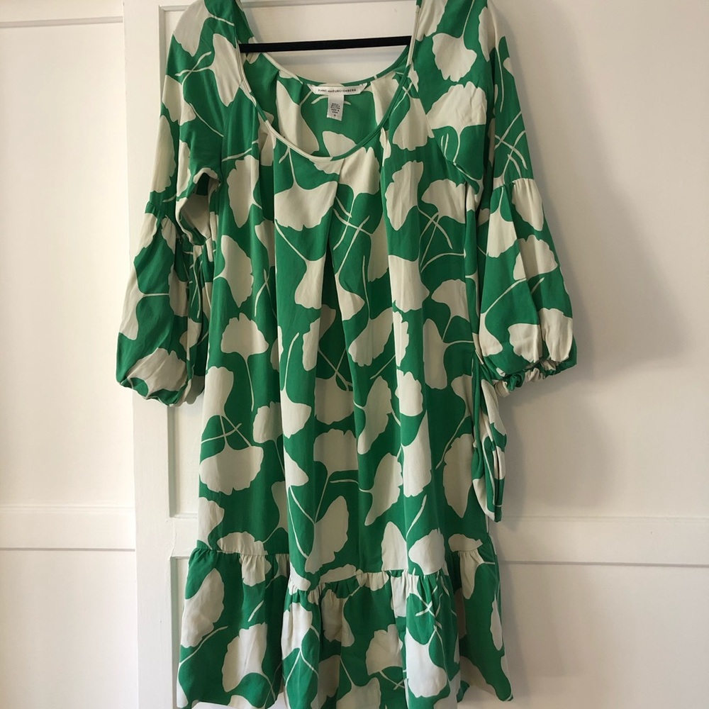 DVF Adelaide Gingko Hawaiian silk shift dress